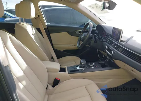 2017 Audi A4 2.0T Season Of Audi Ultra Premium z USA, uszkodzony, nr VIN WAUKMAF46HN044593